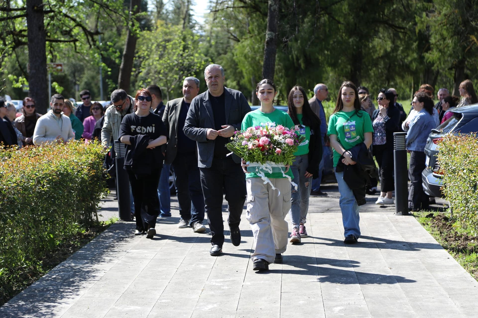 Frontnews image description