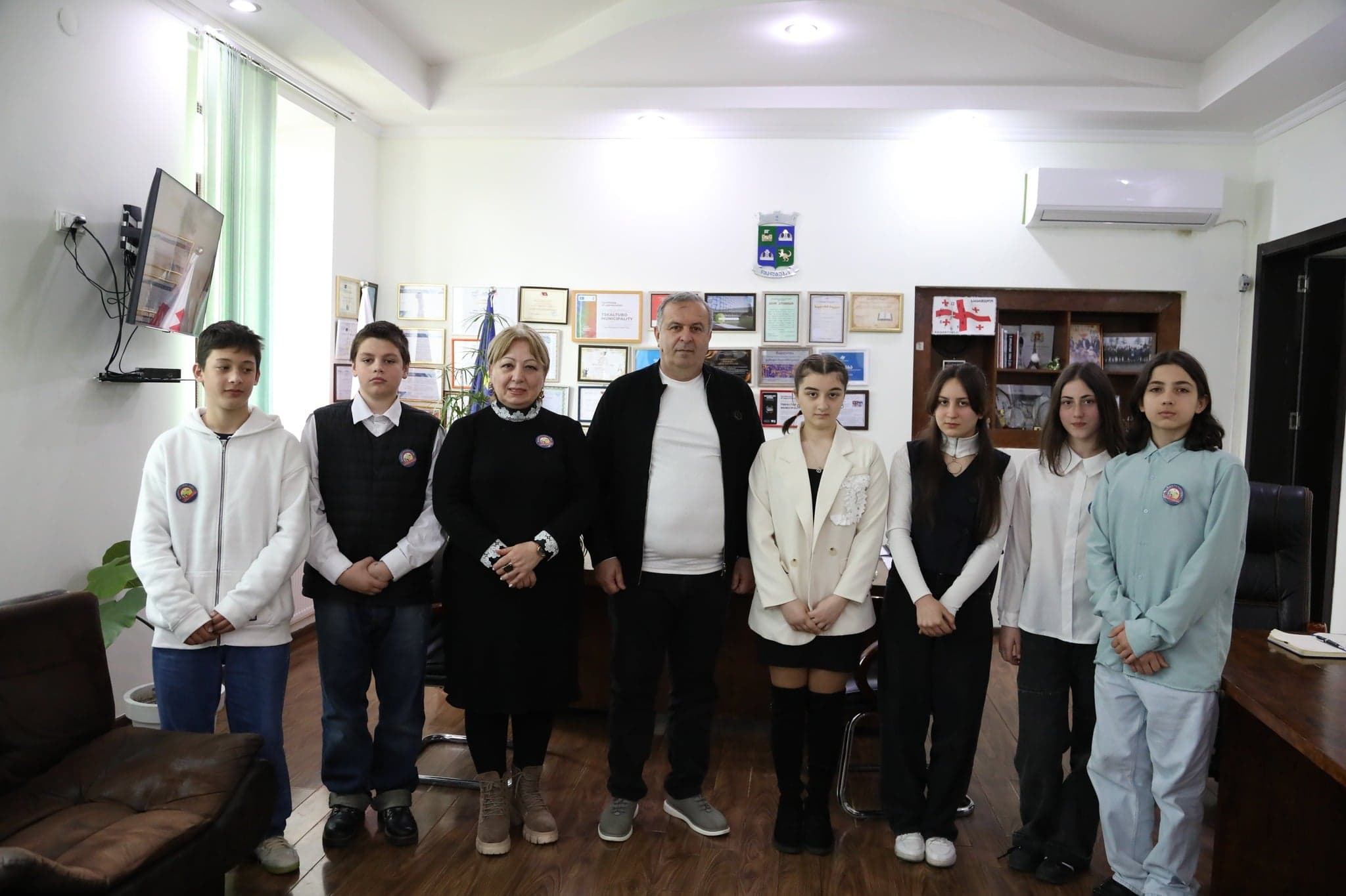 Frontnews image description