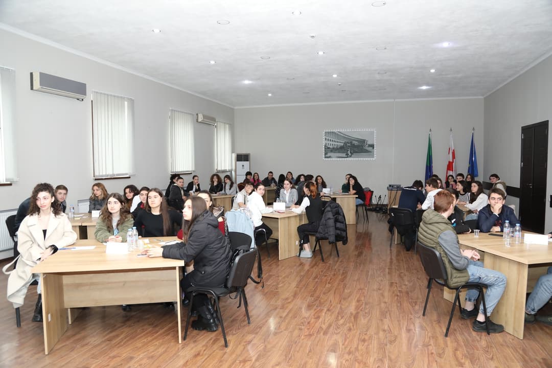 წყალტუბოში სასკოლო ჩემპიონატი ინტელექტუალურ თამაშებში “რა? სად? როდის?“ ჩატარდა