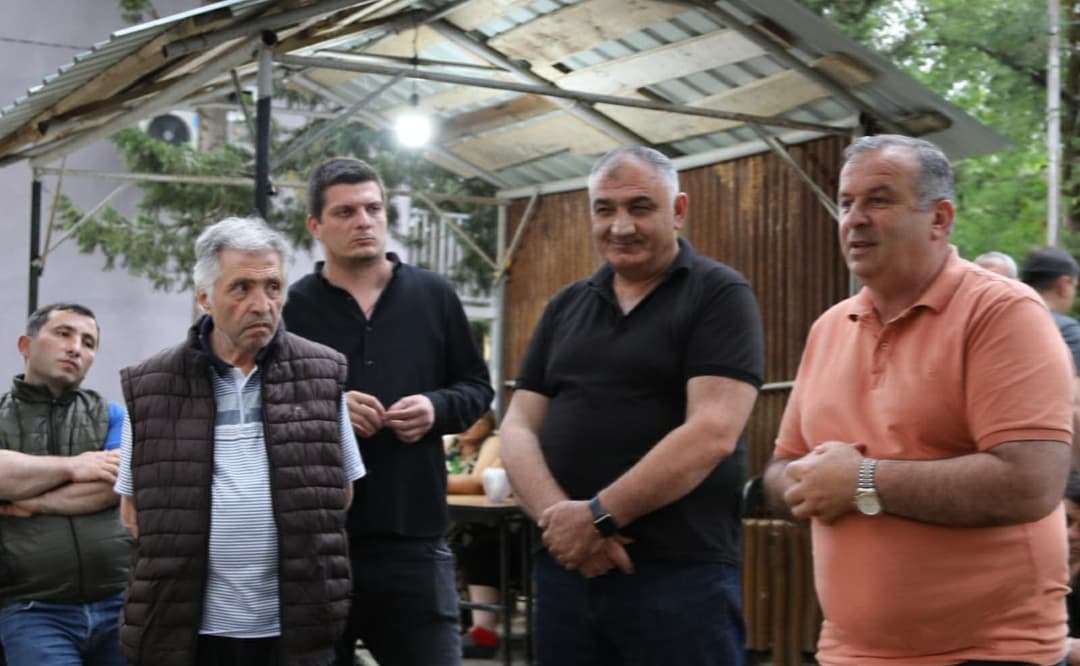 წყალტუბოს მუნიციპალიტეტის მერი 9 აპრილის ქუჩაზე მცხოვრებ მოსახლეობას შეხვდა