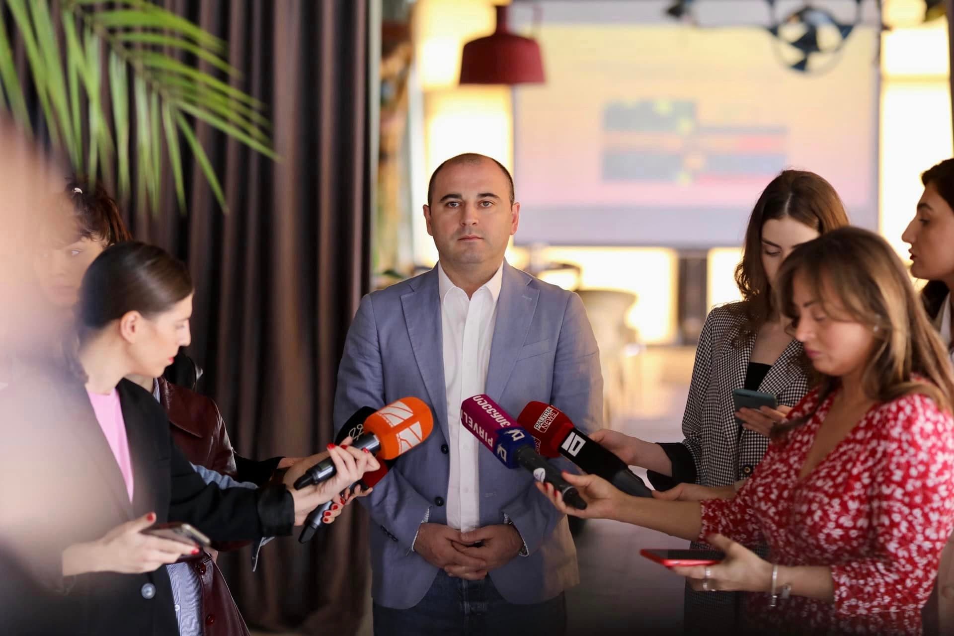 Frontnews image description