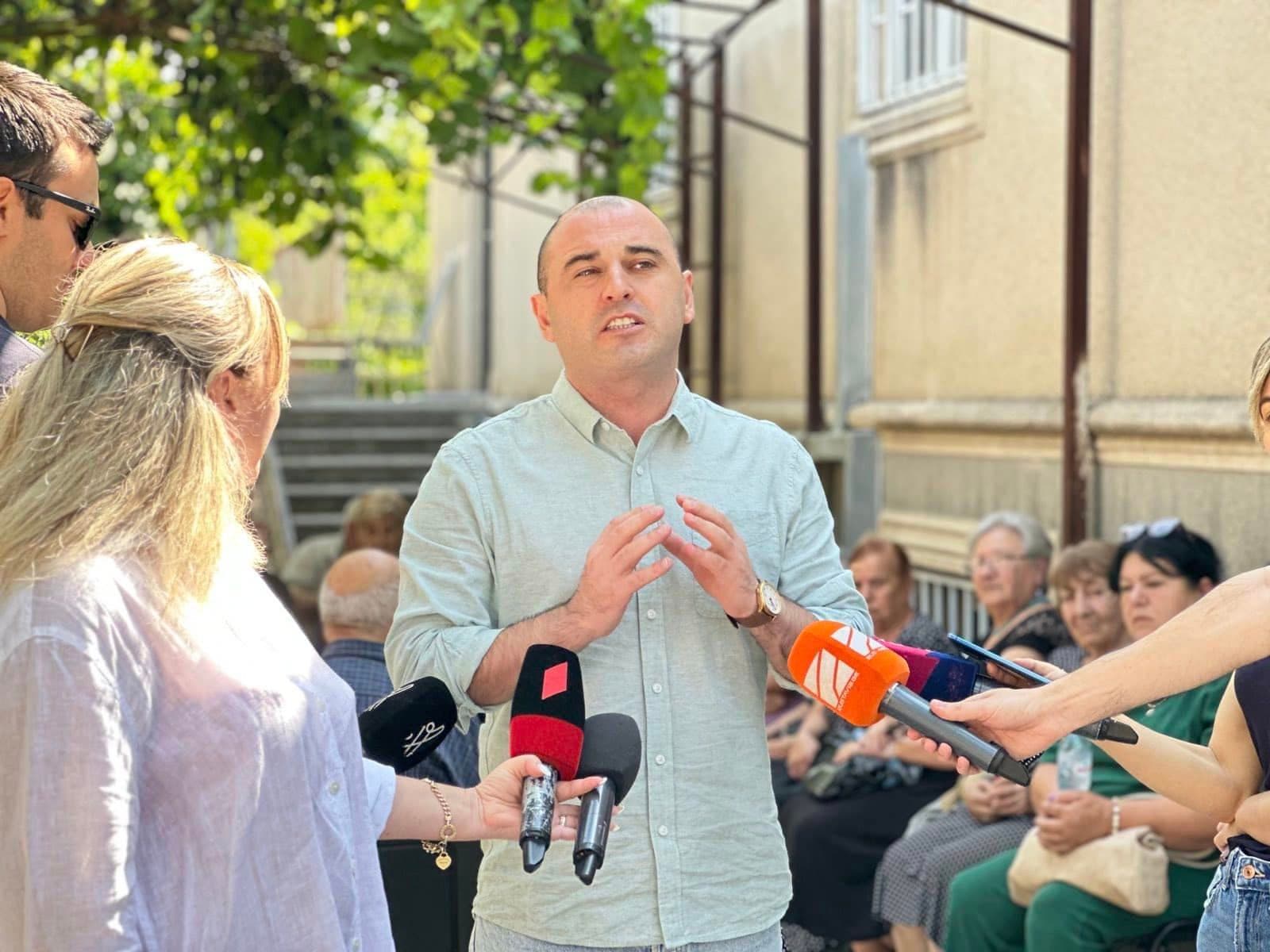 Frontnews image description