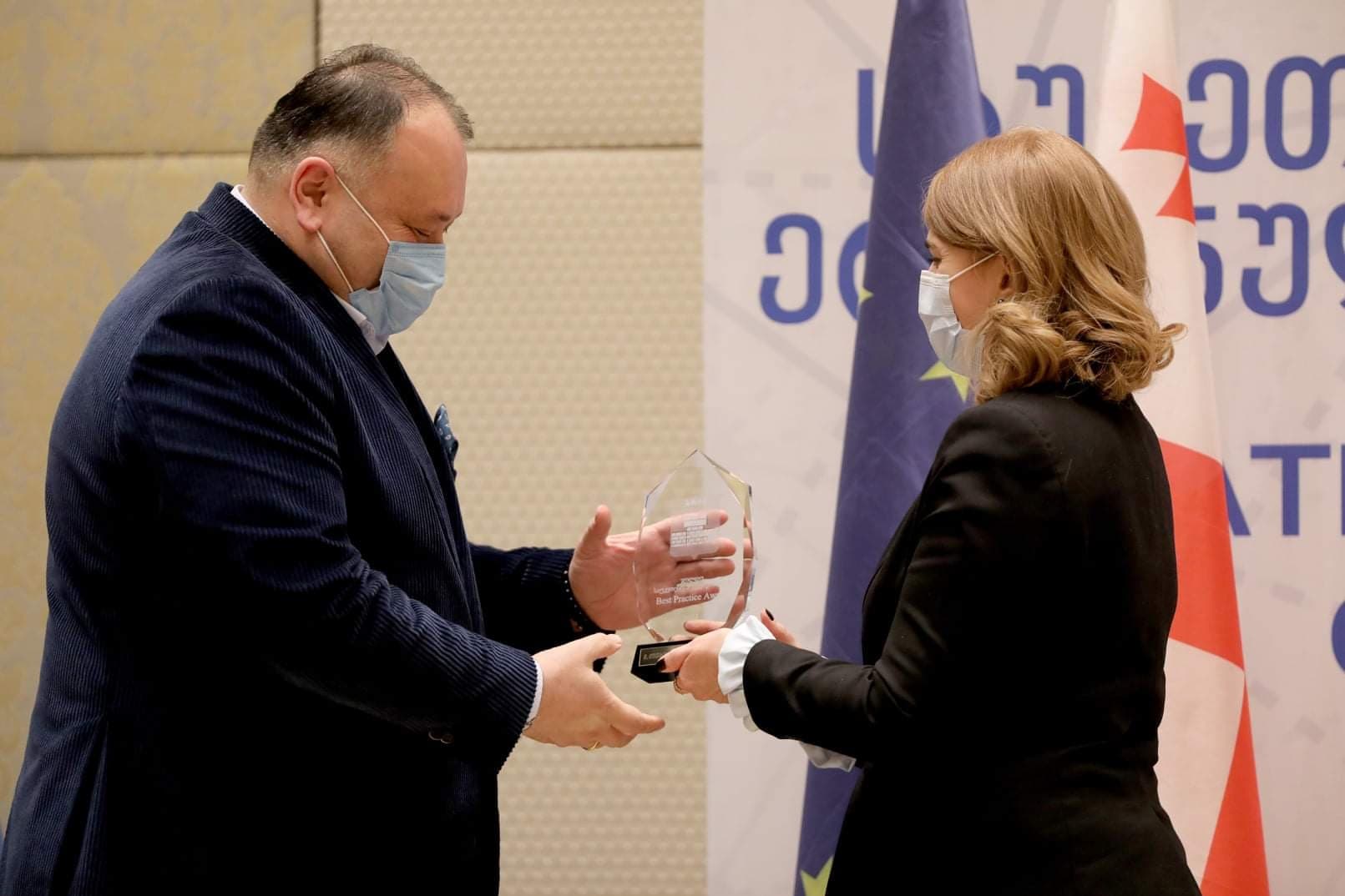 Frontnews image description