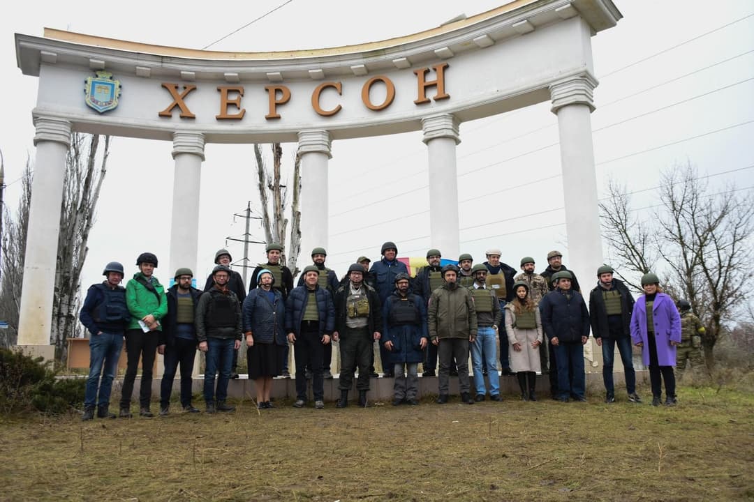 უკრაინაში საქართველოს ელჩი დეოკუპირებულ ხერსონში ჩავიდა