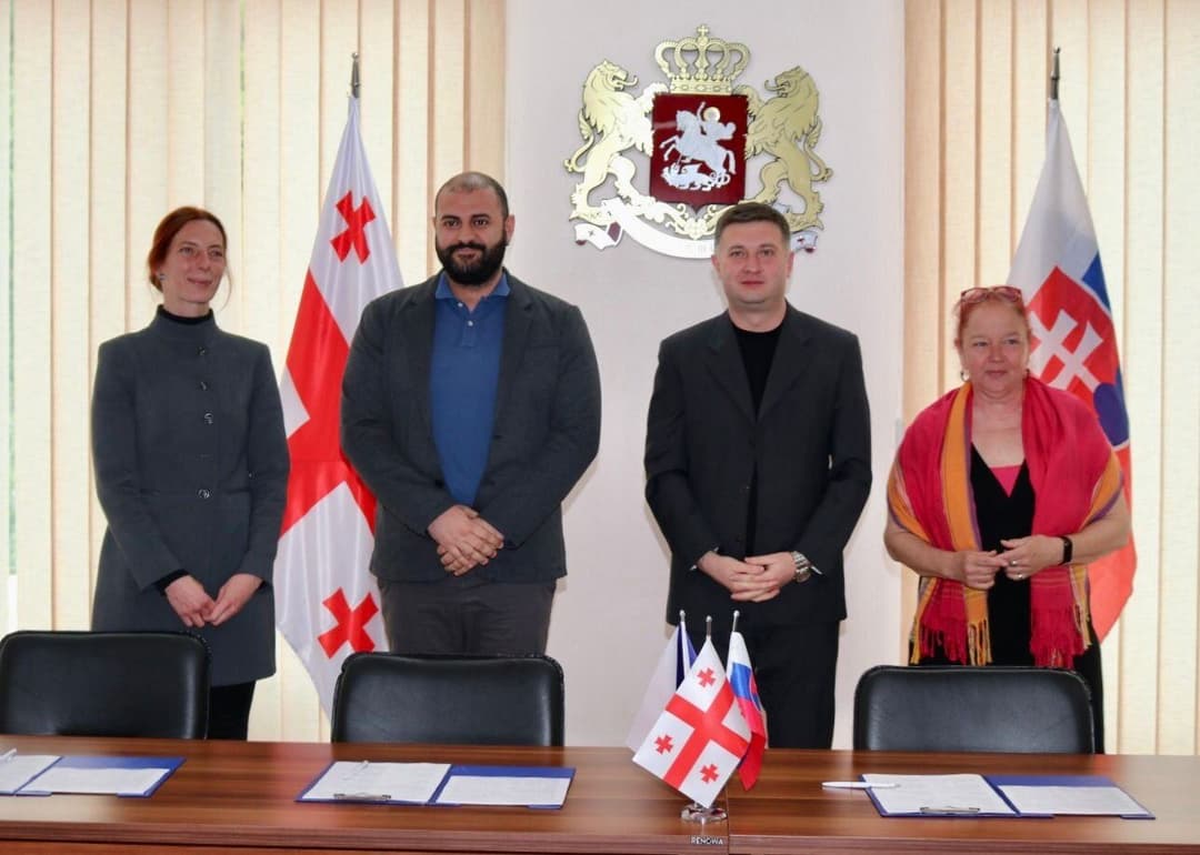 ონის მუნიციპალიტეტის მერმა სლოვაკეთის საელჩოს, Sosna-სა და ჩეხეთის რესპუბლიკის კარიტასის წარმომადგენლებს უმასპინძლა