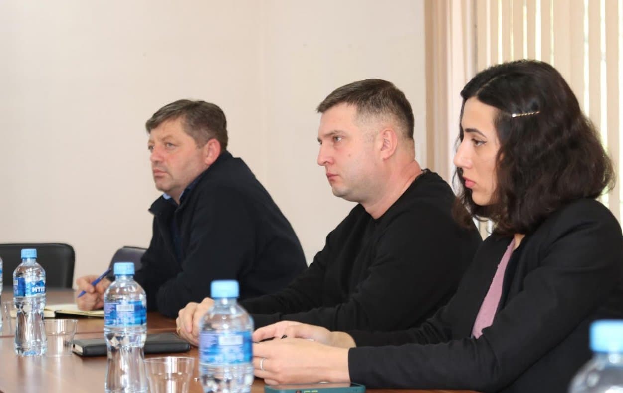 Frontnews image description