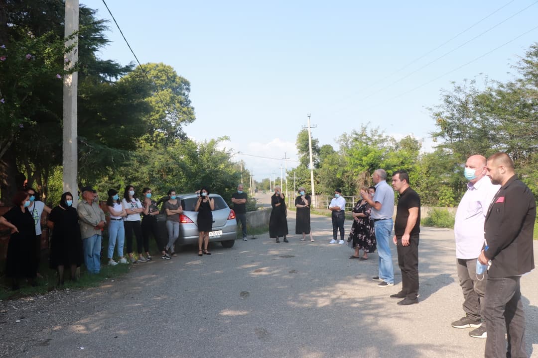 “ქართული ოცნების” ხობის მერობის კანდიდატი ქვემო ქვალონის, საგვიჩიოსა და ახალსოფლის ამომრჩევლებს შეხვდა