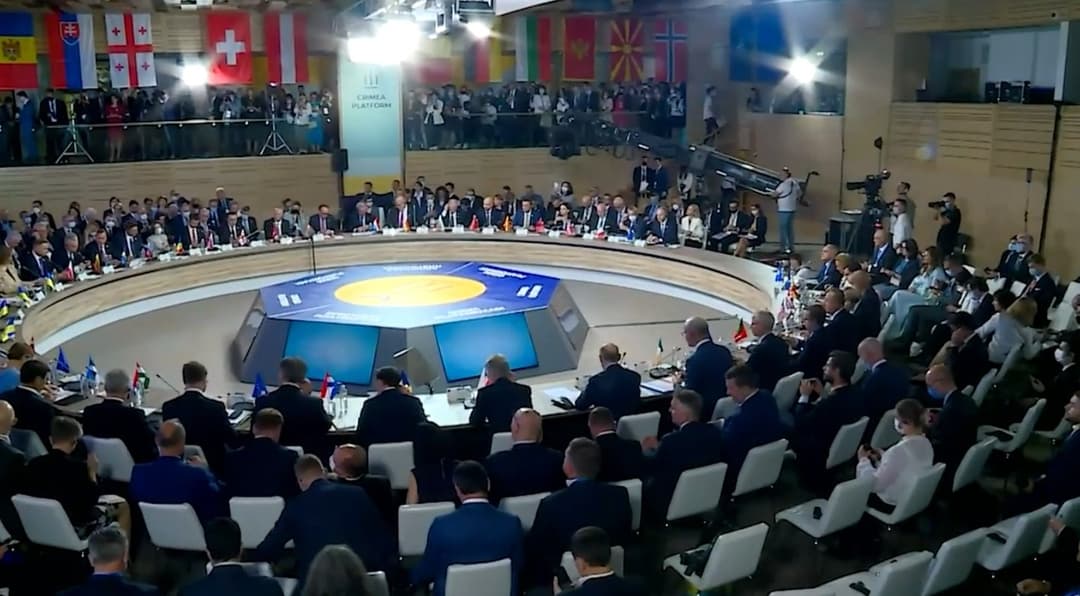 ირაკლი ღარიბაშვილი ყირიმის პლატფორმის სამიტში მონაწილეობს