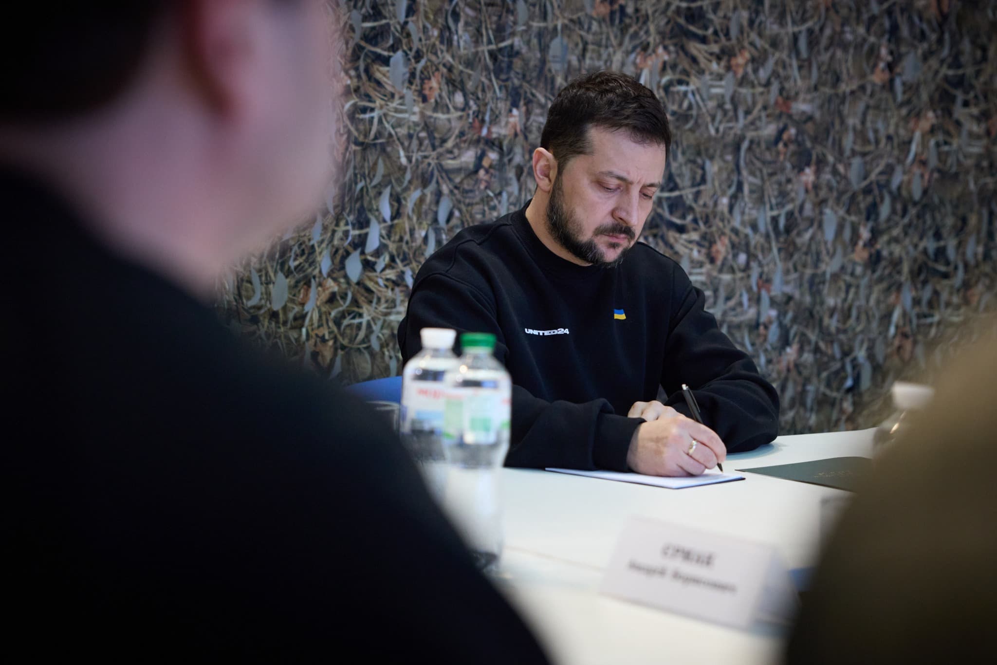 Frontnews image description