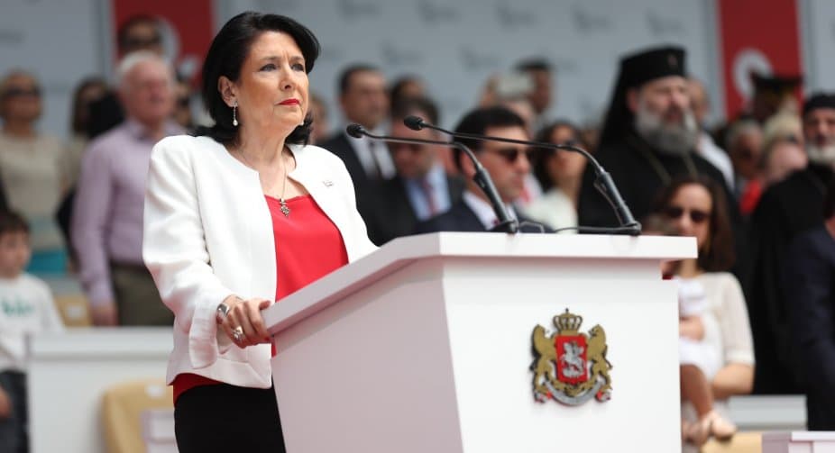 სალომე ზურაბიშვილი – მე ვდგავარ იმ ადამიანების გვერდით, რომლებიც გამოვიდნენ სოხუმში, აფხაზეთი არ იყიდება, რუსეთს არ დავუჩოქებთ