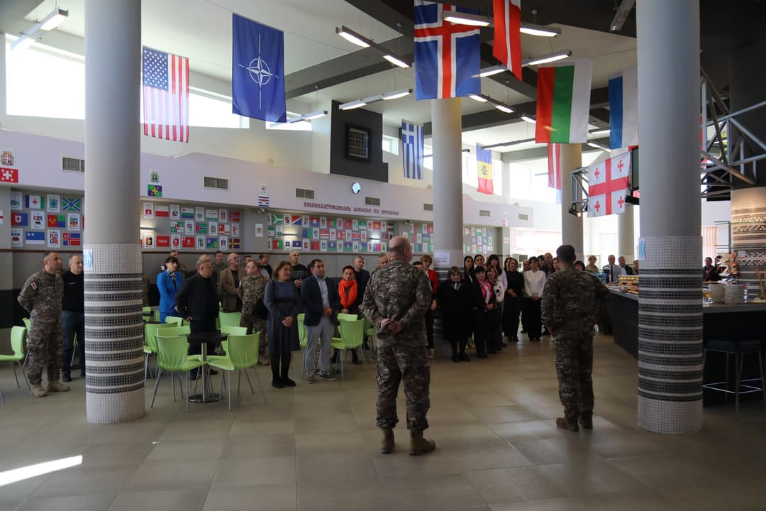 ეროვნული თავდაცვის აკადემიაში მასწავლებლის ეროვნული დღისადმი მიძღვნილი ღონისძიება გაიმართა