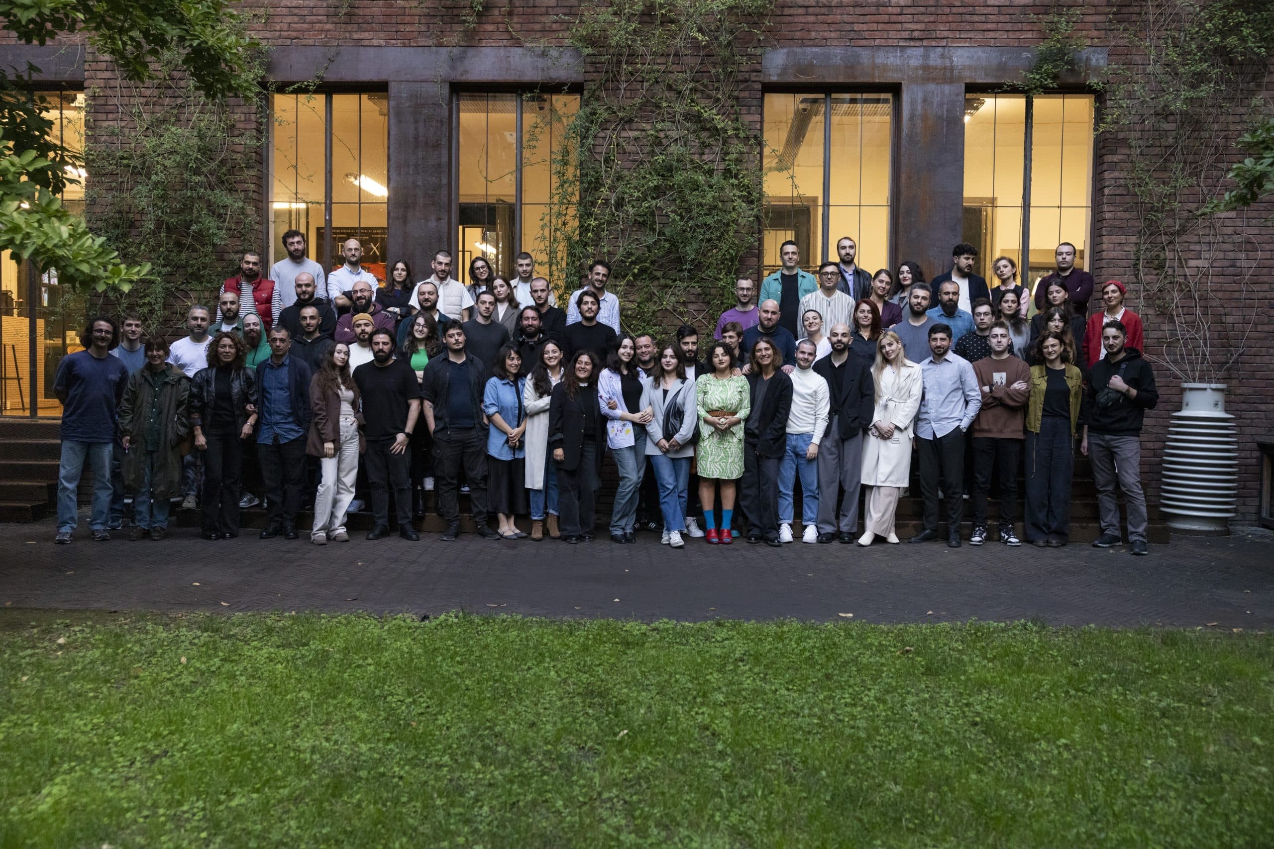 Frontnews image description