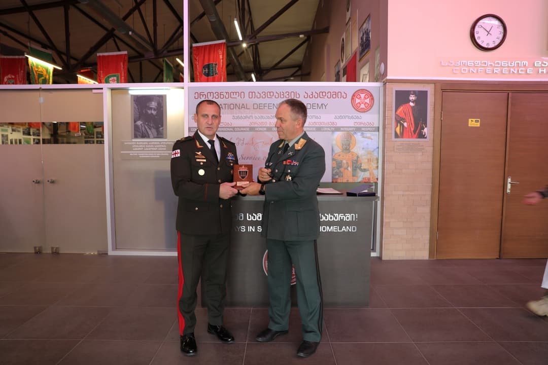 ეროვნულ თავდაცვის აკადემიას ნორვეგიის თავდაცვის უნივერსიტეტის კოლეჯის შტაბის უფროსი ესტუმრა