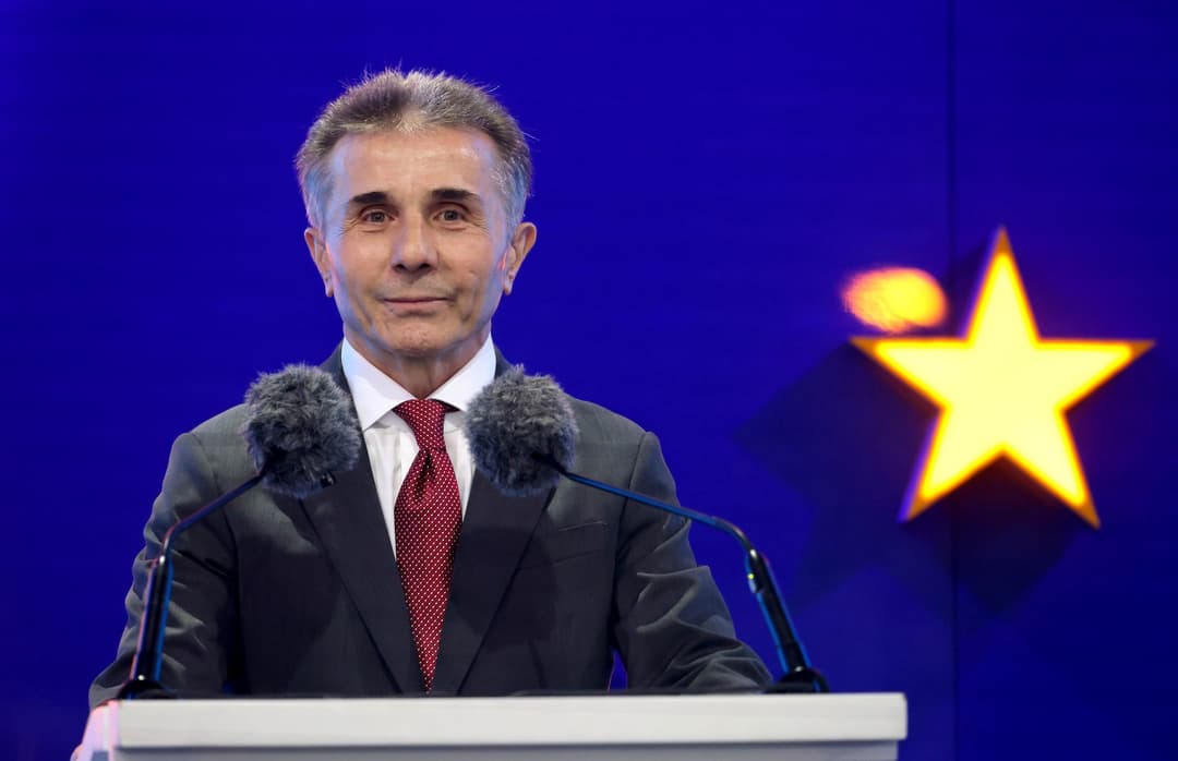 აშშ-მა ბიძინა ივანიშვილს ფინანსური სანქციები დაუწესა