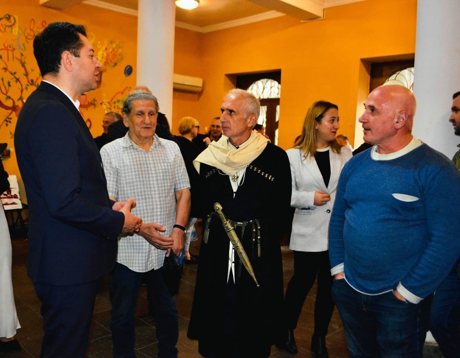 Frontnews image description