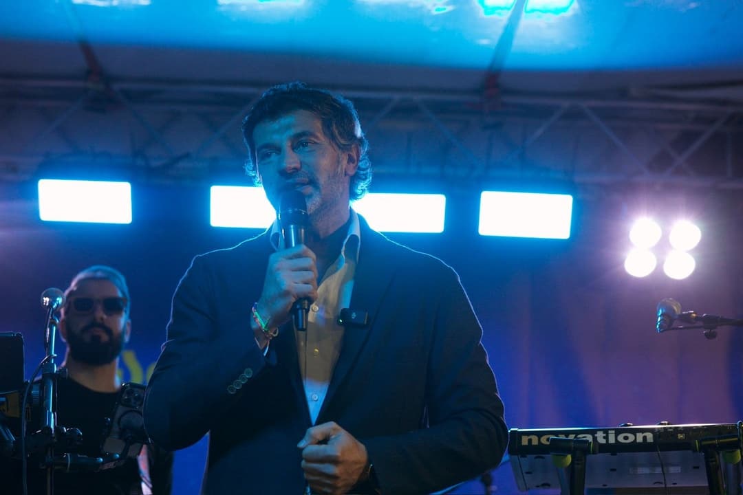 კახა კალაძე – რუსთაველის გამზირზე დაიწყო საახალწლო სამზადისთვის საჭირო სამუშაოები, საახალწლო გზავნილი იქნება “გამარჯვებებით სავსე ქალაქი“