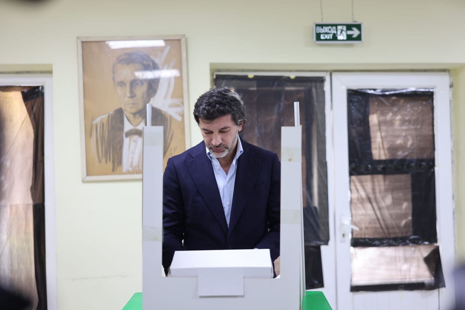 Frontnews image description