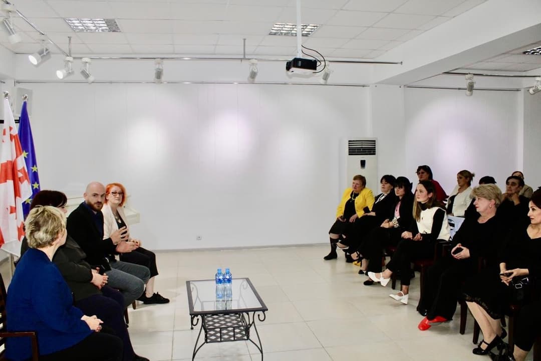 დავით მორგოშია აფხაზეთის საჯარო სკოლების დირექტორებს და პედაგოგებს შეხვდა