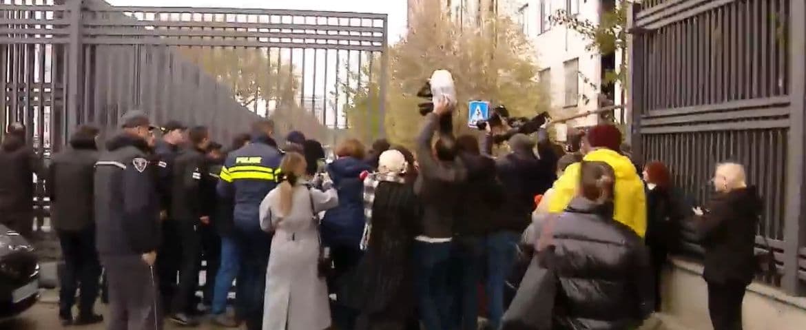 Frontnews image description