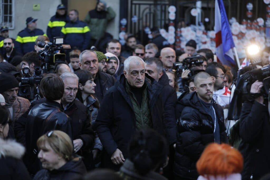 Frontnews image description