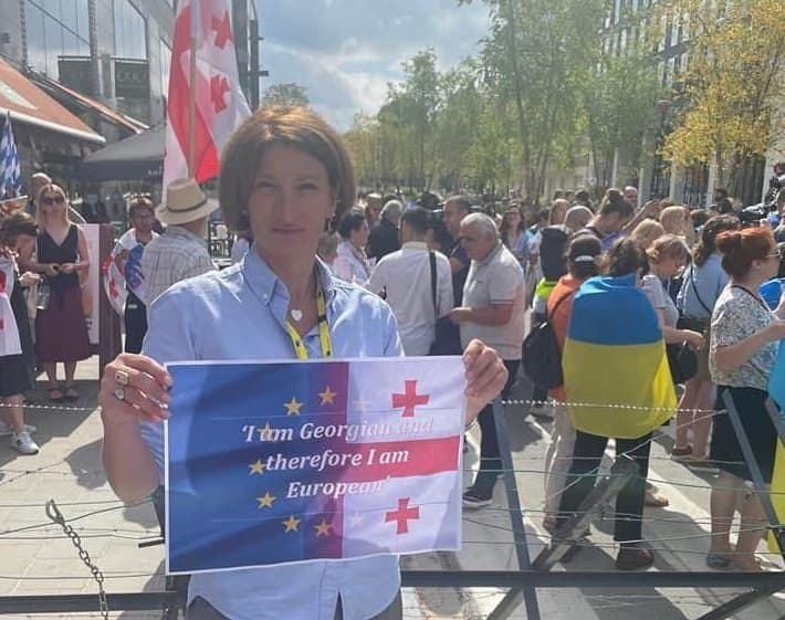 თამარ ნუცუბიძე – მაყურებლის წინაშე ვგრძნობ ჩემს პირად პასუხისმგებლობას და ვტოვებ “რუსთავი 2”-ს