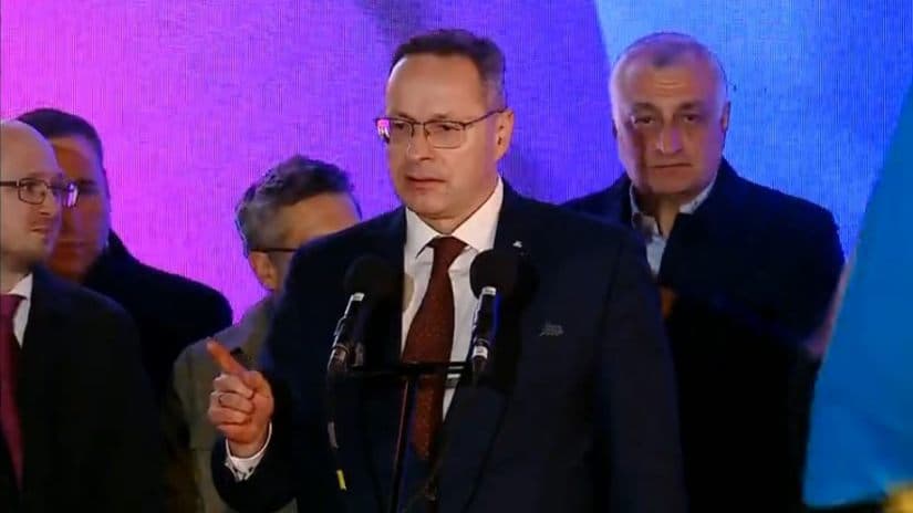 პავილიონისი – ვიღაც ცდილობს, რომ მოიპაროს თქვენი დემოკრატია, თქვენი სწრაფვა ევროპისკენ და ნატოსკენ, არ დანებდეთ!