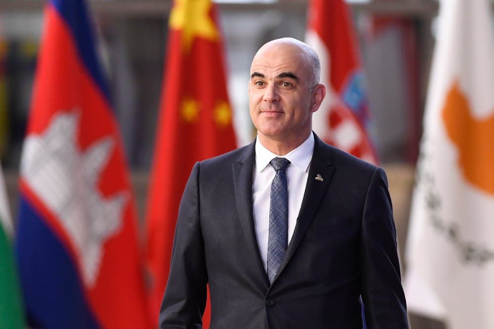 Frontnews image description