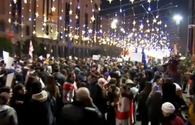 თბილისში საპროტესტო გამოსვლები გრძელდება