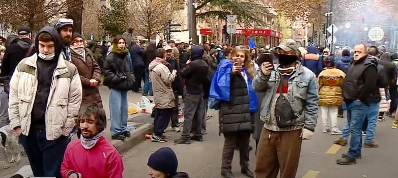 საპროტესტო აქცია თსუ-ის პირველ კორპუსთან გრძელდება