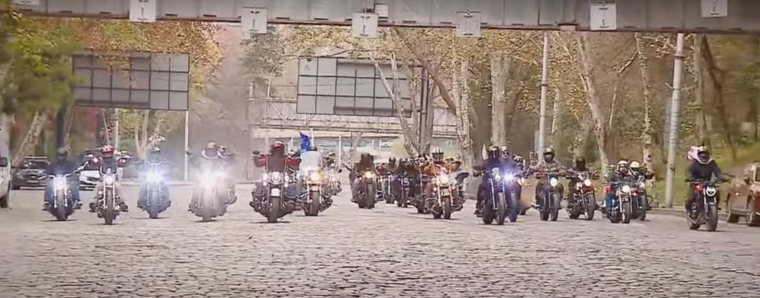 ჭავჭავაძის გამზირზე საპროტესტო აქციას მსვლელობით ბაიკერები შეურთდნენ