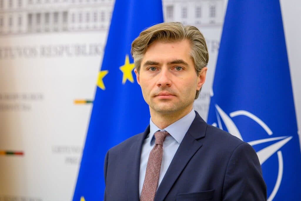 ბუდრისი – დღეს ქართველი ხალხი ერთობის ჯაჭვში იდგა დემოკრატიისა და მათი ევროპული მომავლისთვის, იყავით ძლიერები, ლიეტუვა თქვენთანაა!