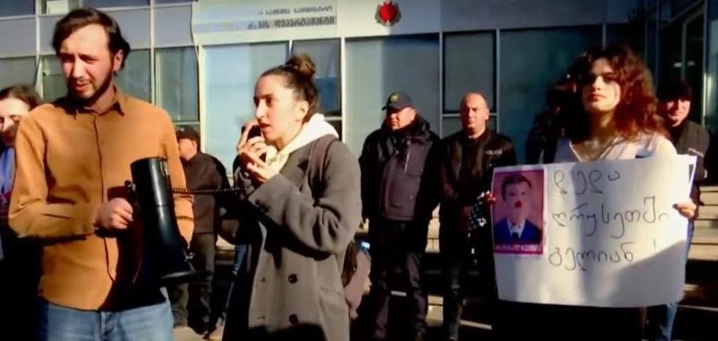 Frontnews image description