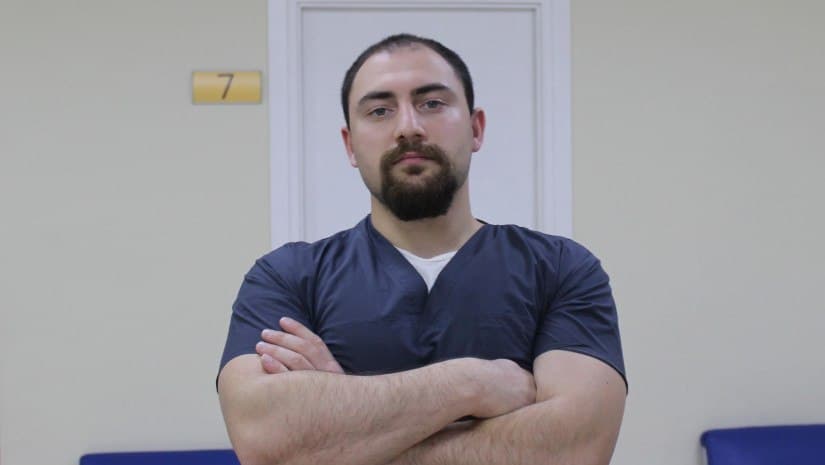 ოჯახის წევრების ინფორმაციით, პედიატრი კოტე ჩახუნაშვილი გზიდან გაიტაცეს