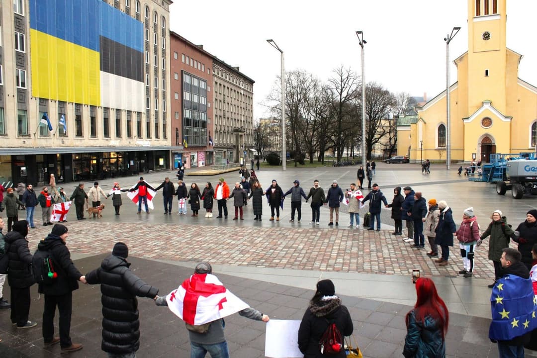 ესტონეთში მცხოვრებმა ქართველებმა “ადამიანთა ჯაჭვი საქართველოსთვის” გამართეს