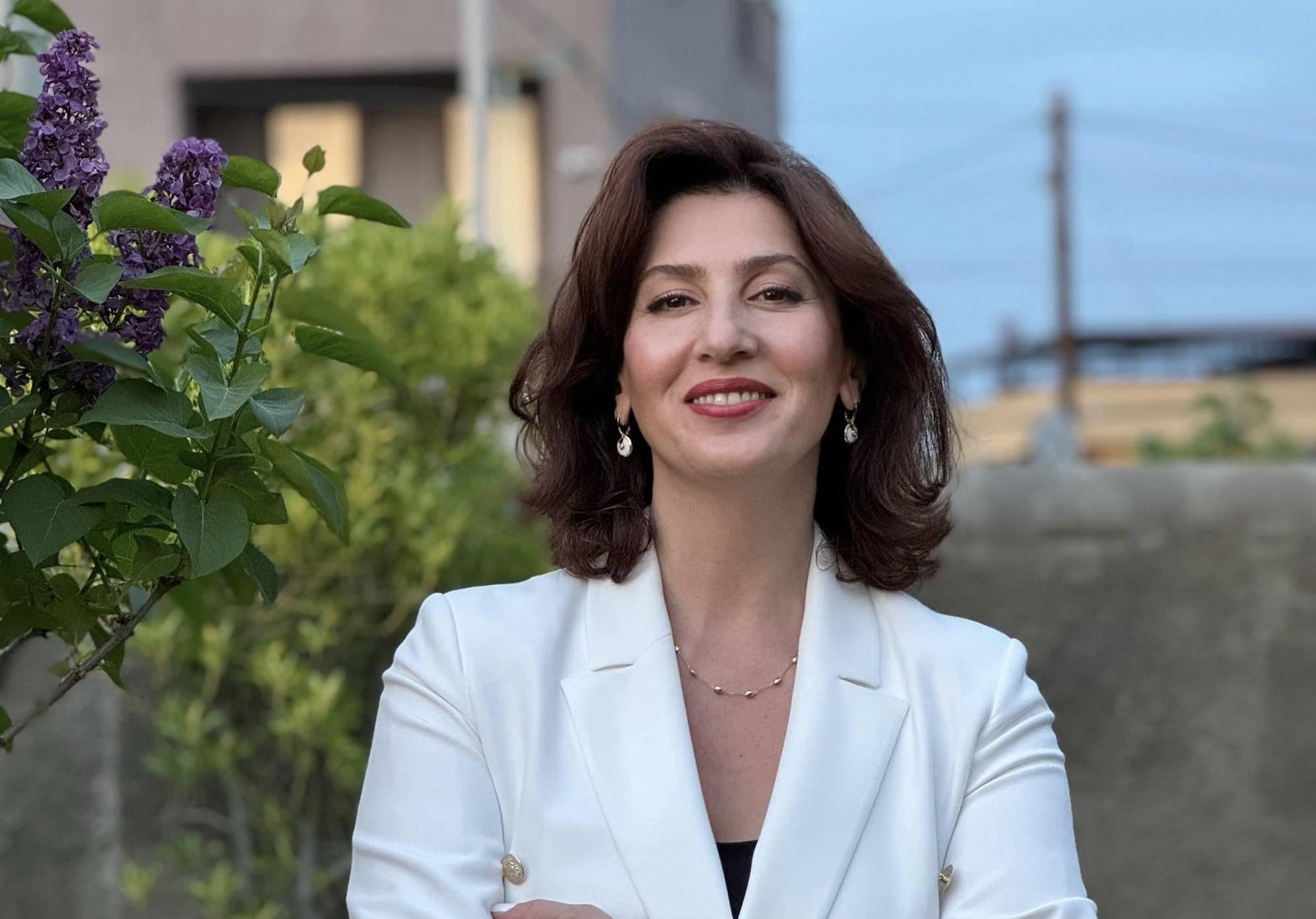 Frontnews image description