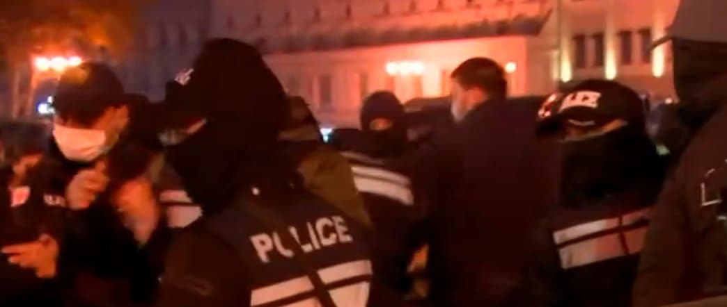 Frontnews image description