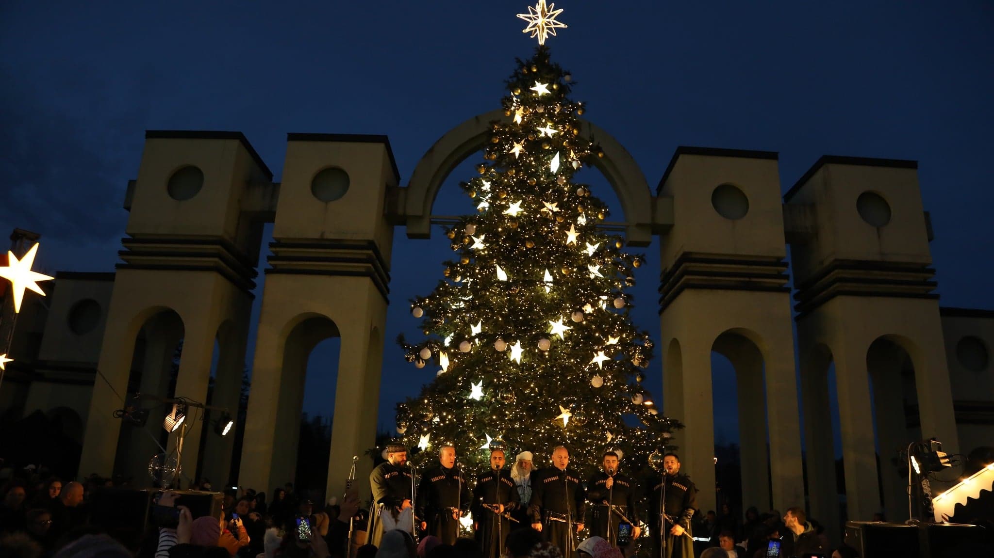 Frontnews image description