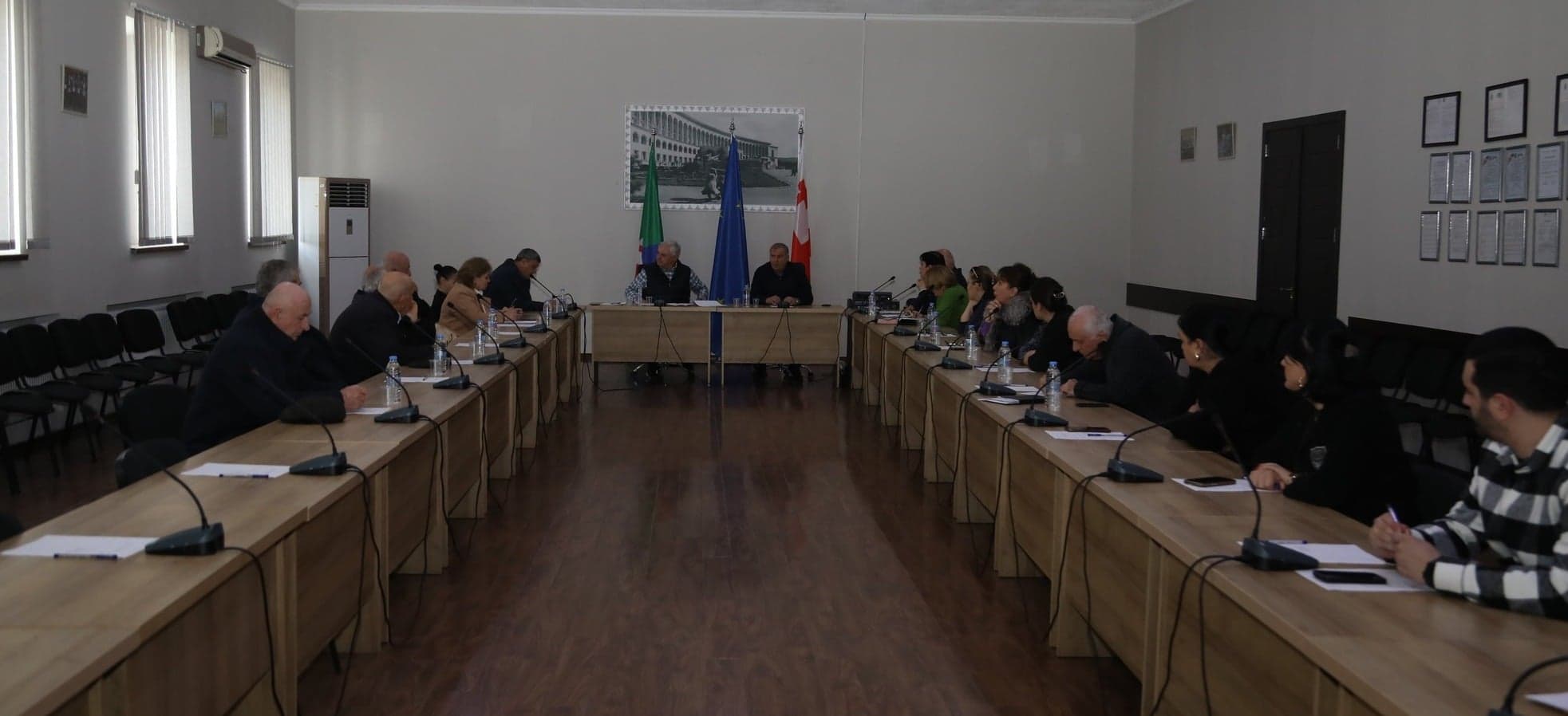 Frontnews image description