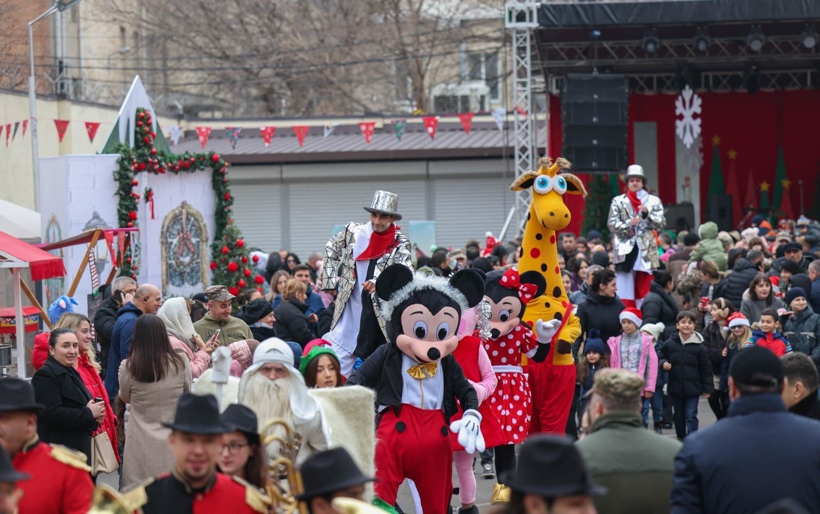 Frontnews image description