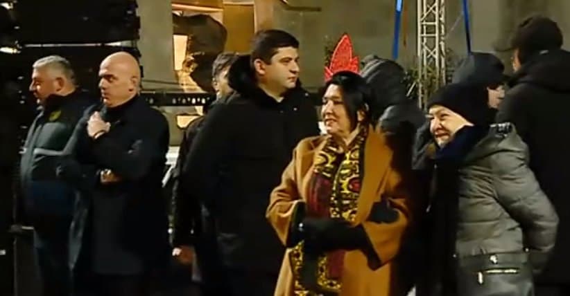 Salome Zourabichvili joins protesters, urges calm as Tbilisi cancels Christmas tree lighting