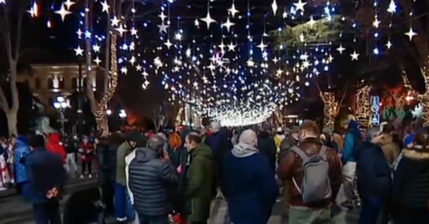 რუსთაველის გამზირზე საპროტესტო აქციები გრძელდება