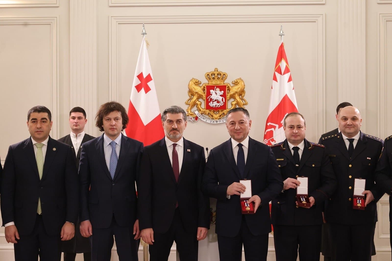 Frontnews image description