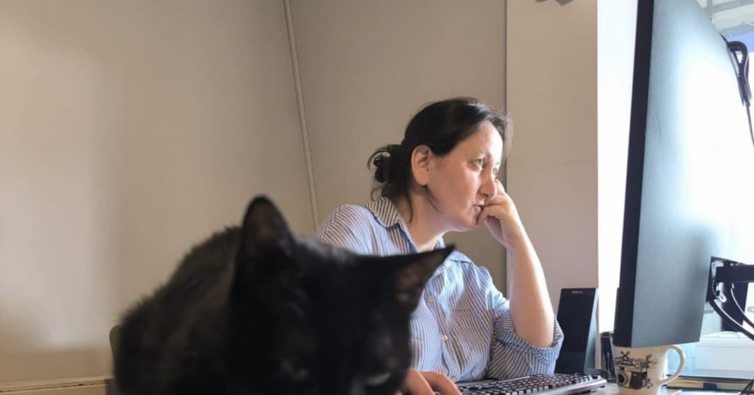 მედიის წარმომადგენლებმა მზია ამაღლობელის დაკავება მთავრობის ადმინისტრაციასთან გააპროტესტეს