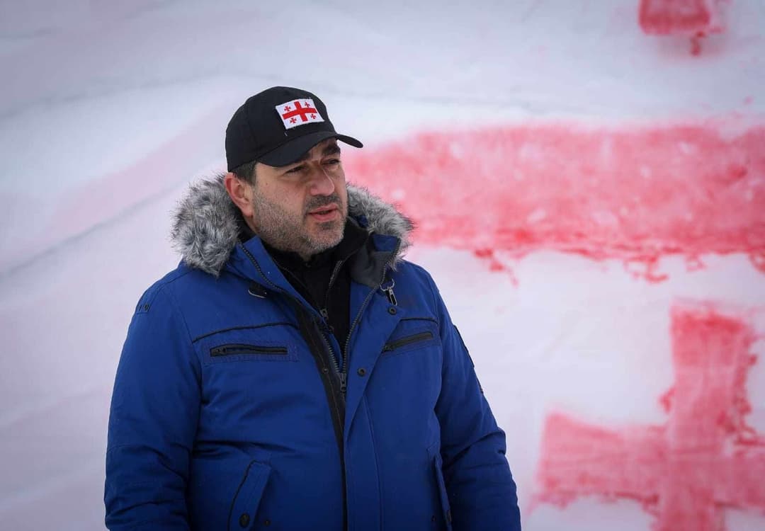 შალვა პაპუაშვილი – მინდა მოგილოცოთ სახელმწიფო დროშის დღე, უნდა გვახსოვდეს, რომ ჩვენ გვაქვს ერთი დროშა, ერთი გერბი, ერთი ჰიმნი და ერთი სამშობლო