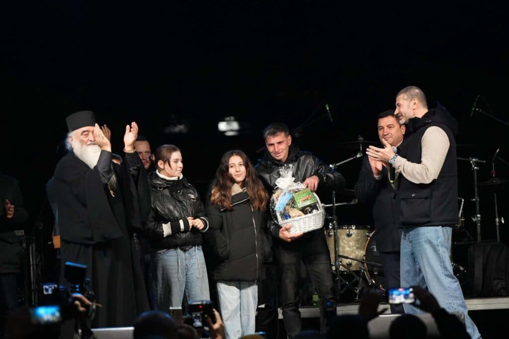 Frontnews image description