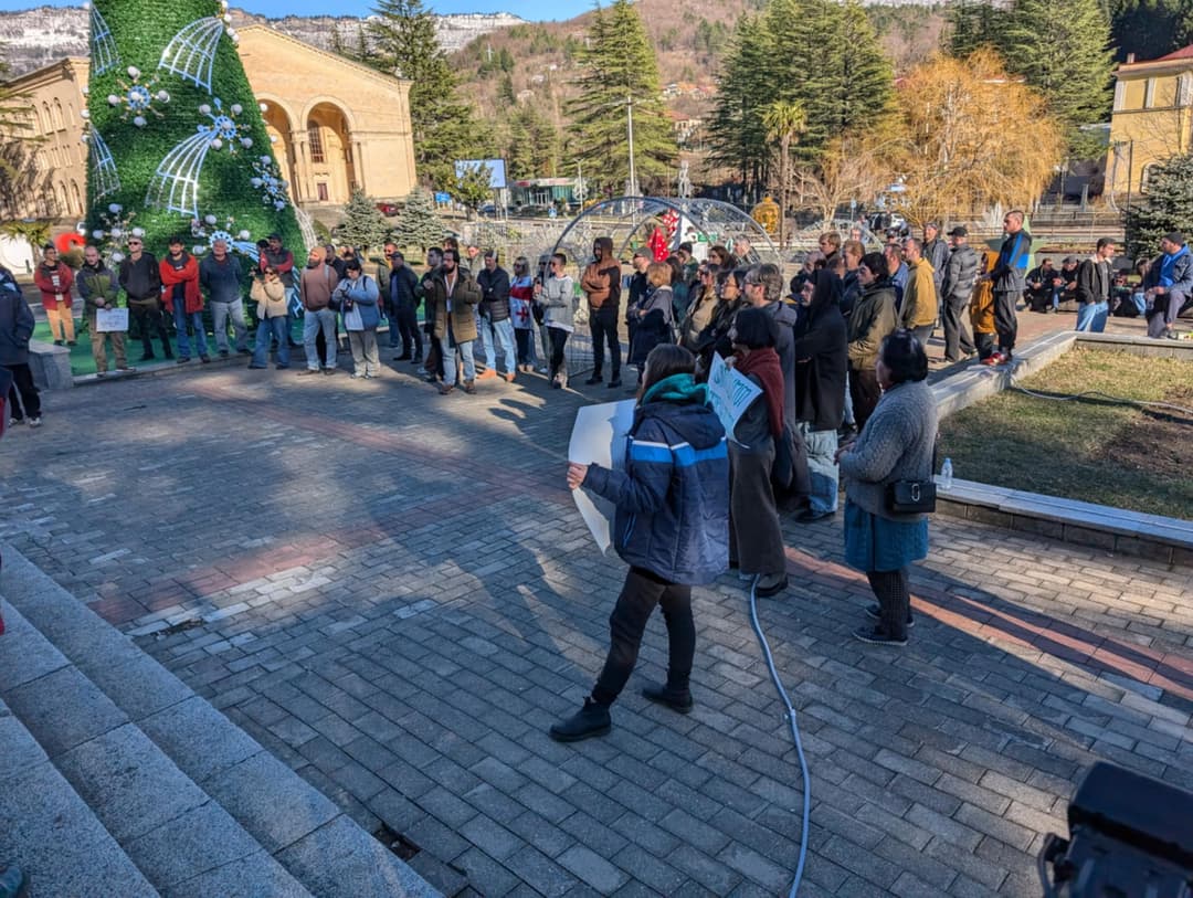 ტყიბულში მეშახტეების სოლიდარობის აქცია მიმდინარეობს