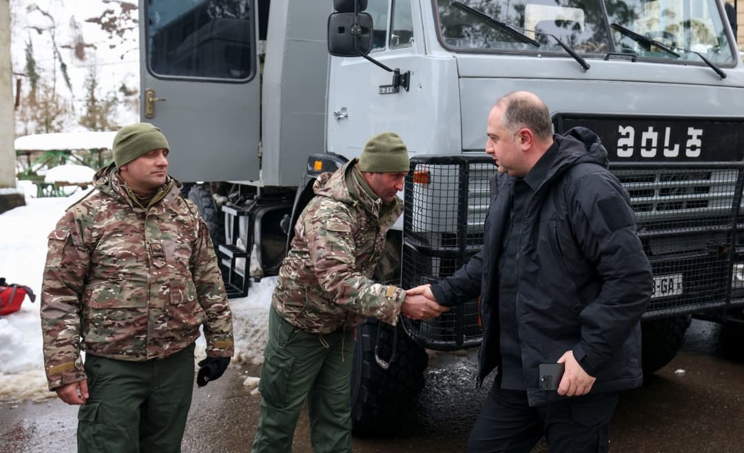 სტიქიის შედეგებთან გამკლავების ღონისძიებებში თავდაცვის ძალების ასობით სამხედრო და ათობით სპეციალური ტექნიკა მონაწილეობს