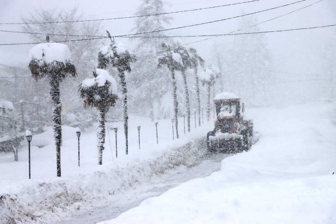 ჩოხატაურის მერი – ყველა შესაბამისი სამსახური საგანგებო რეჟიმში მუშაობს, იწმინდება ცენტრალური გზები