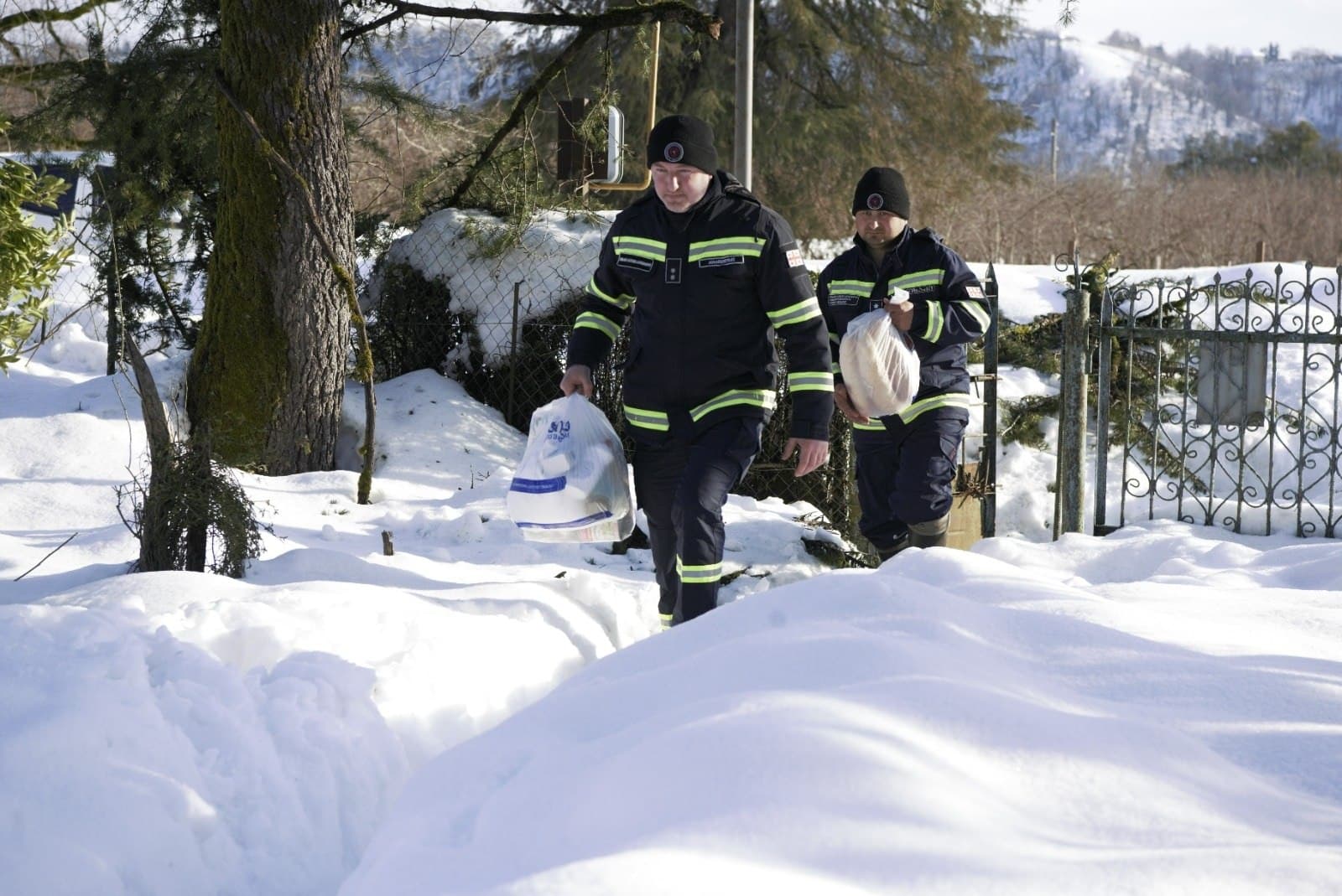 Frontnews image description