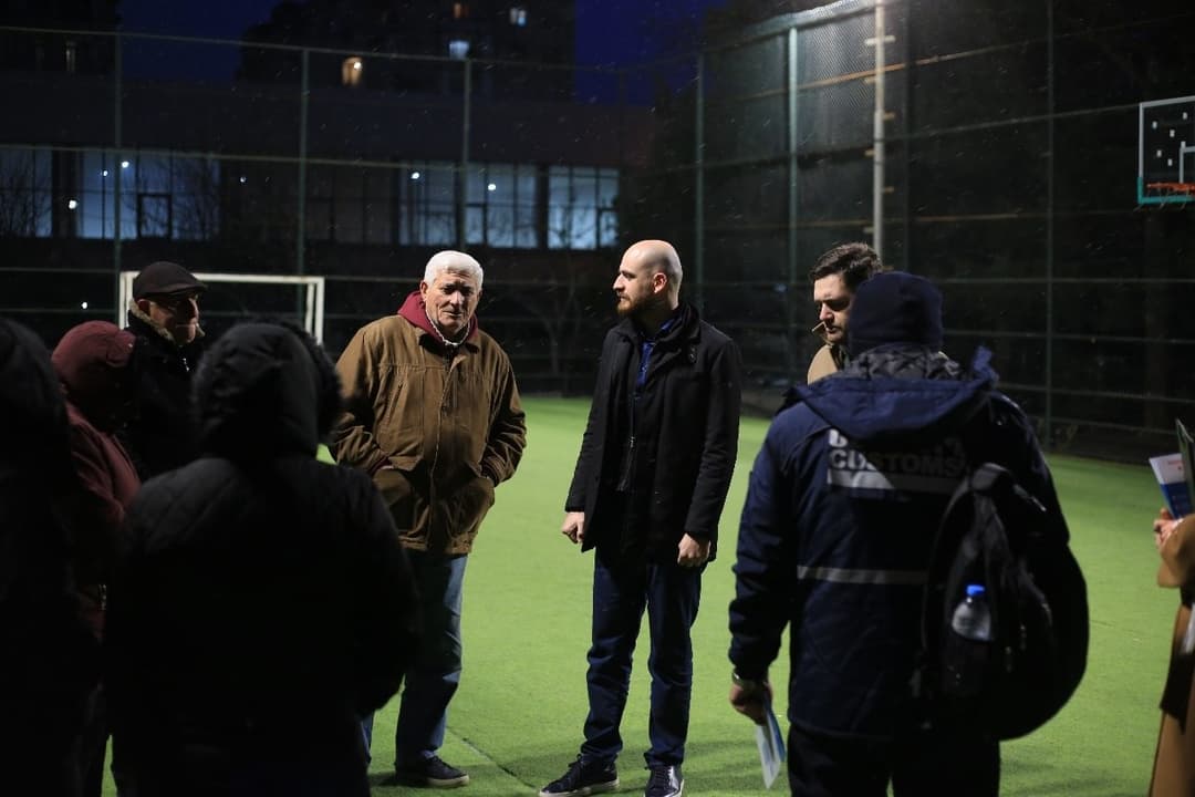 დავით მორგოშია თბილისში მცხოვრებ აფხაზეთიდან დროებით დევნილებს შეხვდა